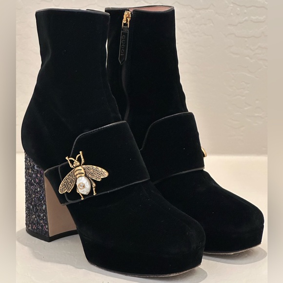 Gucci Black Velvet Boots w/ Vintage Bee - Picture 1 of 11